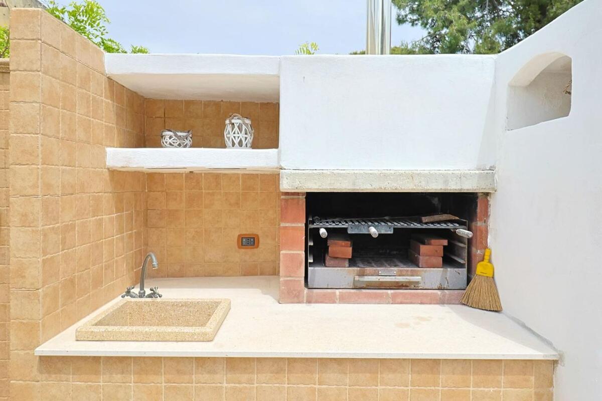 Villa Le Conchiglie Di Taranto Mediterranea Pulsano Bagian luar foto